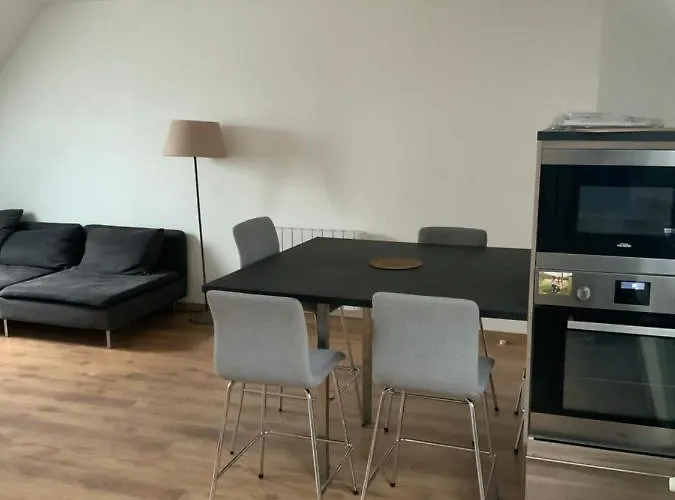 Apparemment L'eveque * Parigné-lʼÉvêque